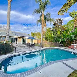 Rainforest 4 Bedroom Poolspa Walk2disneyland Holiday home Anaheim